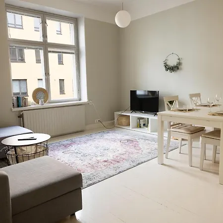 Huoneisto --2ndhomes Bright & Modern 1br In Ullanlinna-- *
