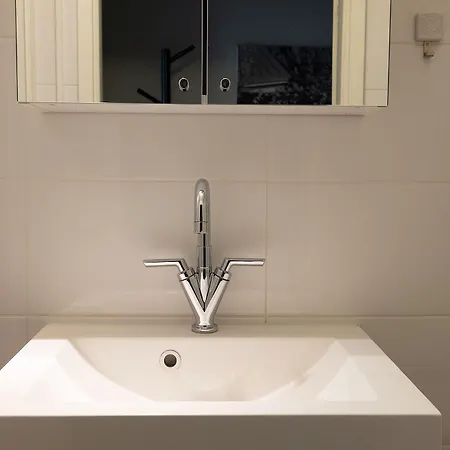 --2ndhomes Bright & Modern 1br In Ullanlinna-- Lägenhet